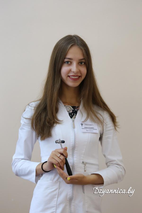 Молодой невролог Гражина Миколаевич