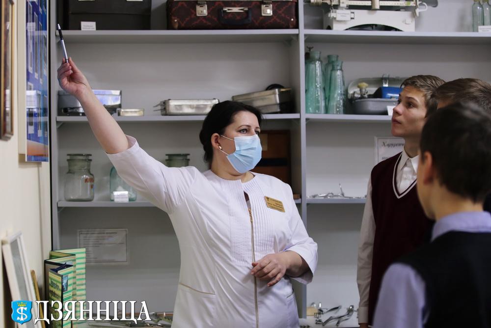 В Щучинской ЦРБ провели экскурсию для учащихся Василишковской школы