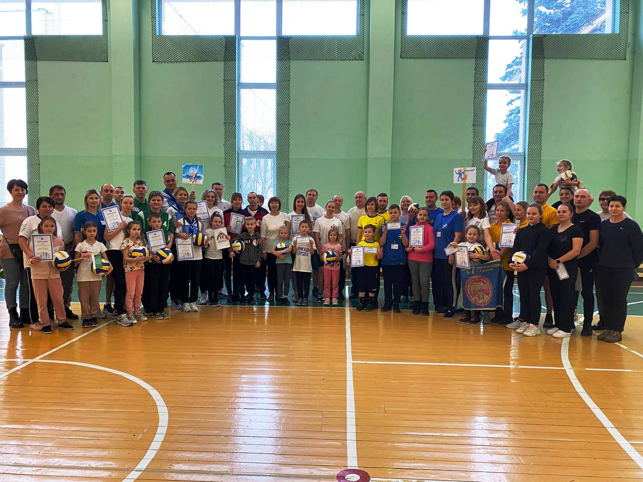 17 декабря 2022 года прошёл областной спортивный праздник в Гродно для семей медиков