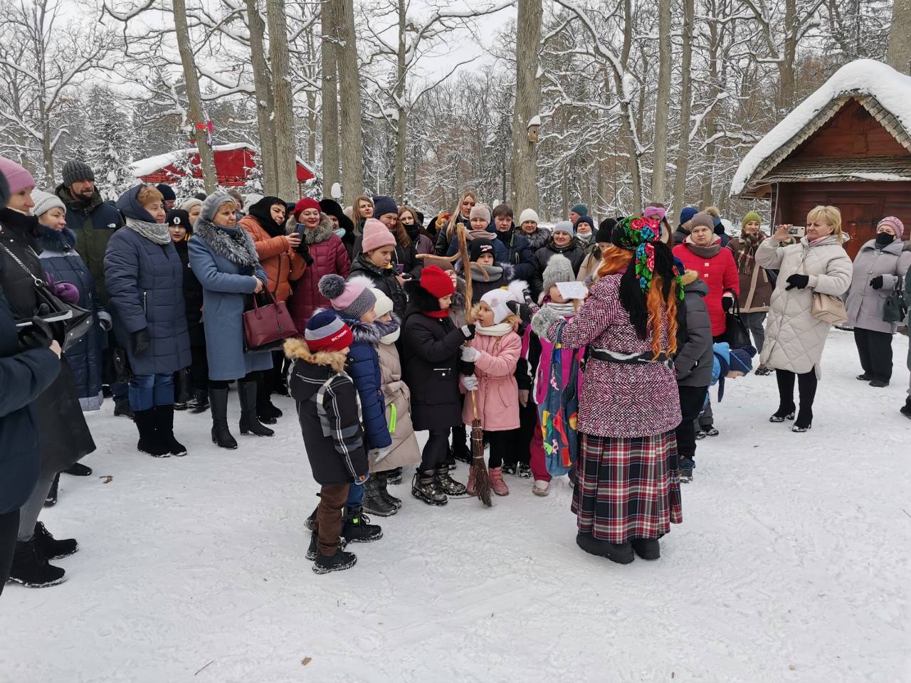 18.12.2022 года была организована экскурсия от профсоюза в Беловежскую пущу с посещением резиденции Деда Мороза!