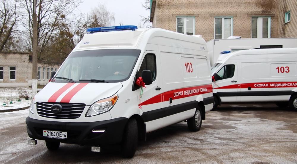 «Автомобильный парк Щучинской ЦРБ пополнился новыми автомобилями скорой помощи и передвижным ФАПом»