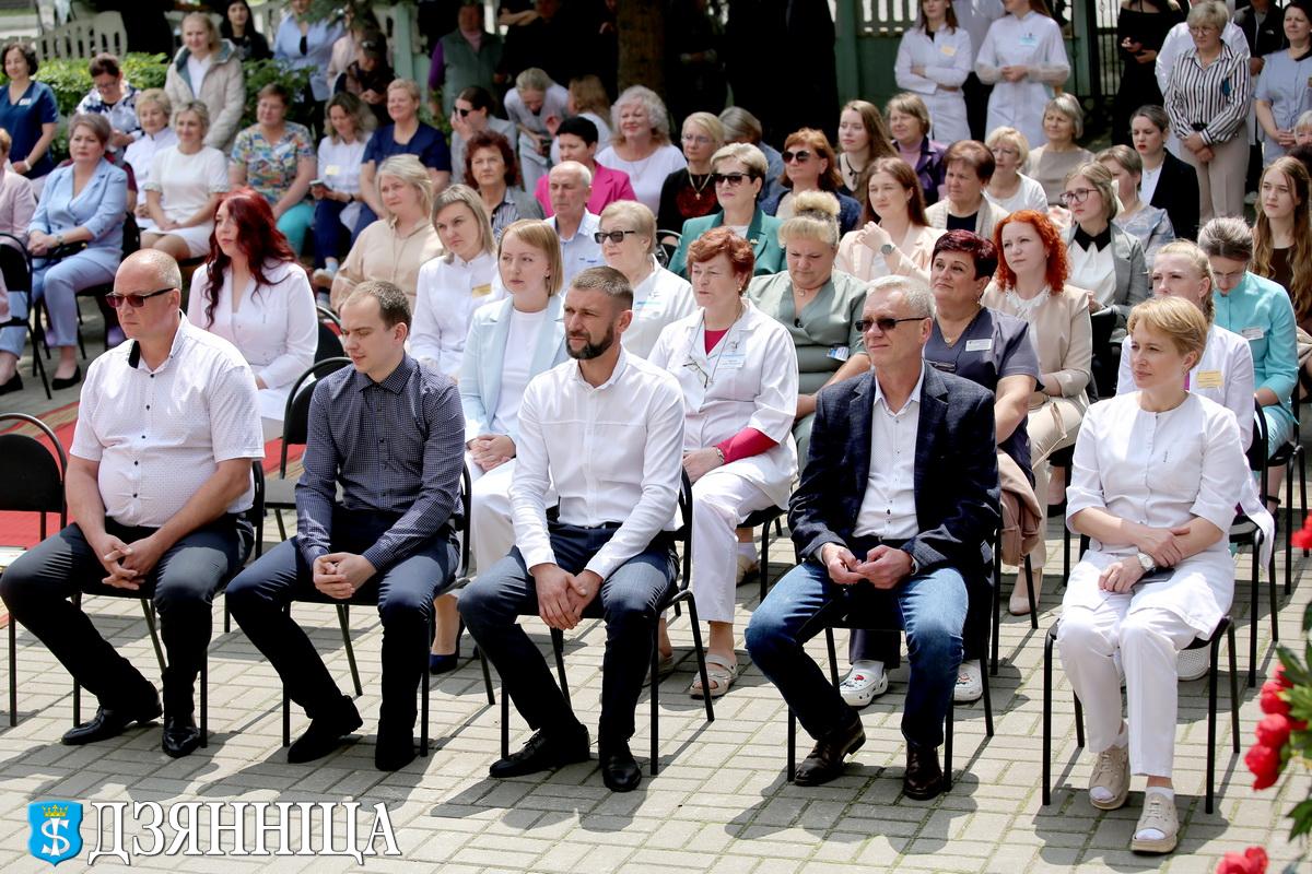 Благородное дело – лечить людей. 
